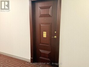 22 Olive Ave in Toronto, ON - Building Photo - Building Photo