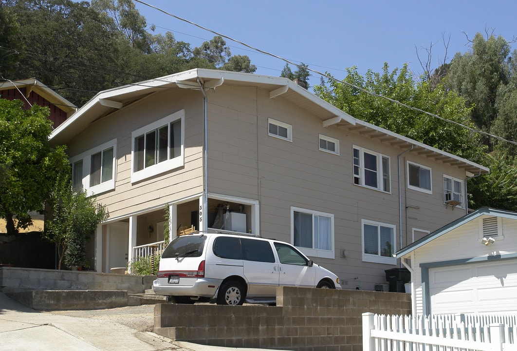 1435 Richardson St in Martinez, CA - Building Photo