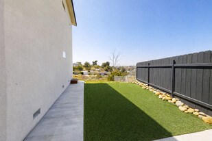 5262 Tipton St in San Diego, CA - Building Photo