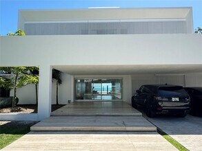 440 S Mashta Dr in Key Biscayne, FL - Building Photo - Building Photo