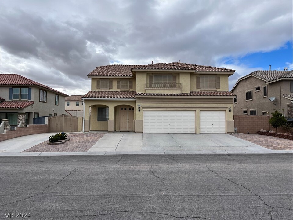 2937 Copper Beach Ct in Las Vegas, NV - Building Photo