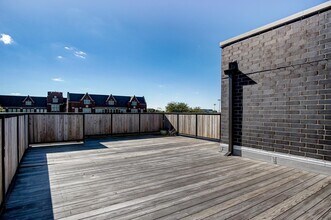 2528 W Addison St in Chicago, IL - Building Photo - Building Photo
