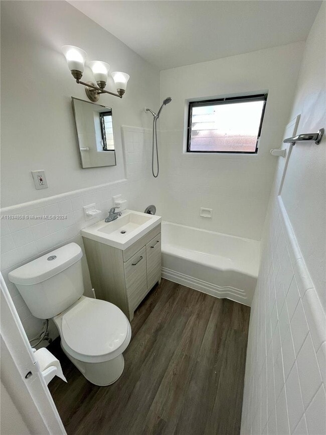 903 NE 7th St in Hallandale Beach, FL - Building Photo - Building Photo