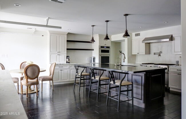 7542 E Pleasant Run in Scottsdale, AZ - Building Photo - Building Photo