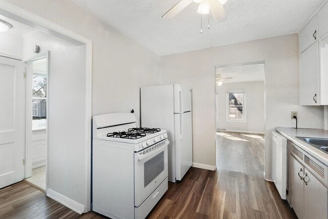 property at 1535 Huntington Rd