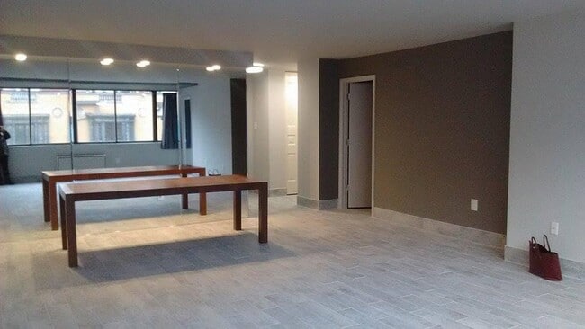 1325 18th St NW, Unit 303 in Washington, DC - Building Photo - Building Photo