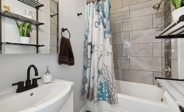 2429 W Cortland St in Chicago, IL - Building Photo - Building Photo