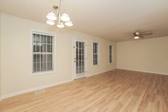 757 Newport Dr in Villa Rica, GA - Building Photo - Building Photo
