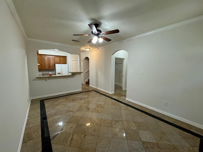 9400 Bellaire Blvd in Houston, TX - Building Photo - Building Photo