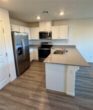 10920 Rollingford Ave in Las Vegas, NV - Building Photo - Building Photo