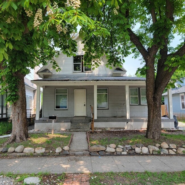 property at 2017 E Hartson Ave