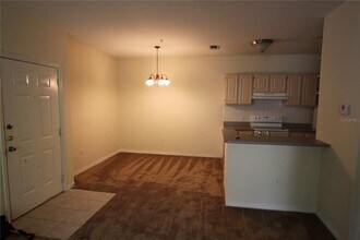 5709 Legacy Crescent Pl in Riverview, FL - Building Photo - Building Photo