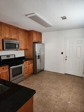 1901 Kenwood Rd SE in Smyrna, GA - Building Photo - Building Photo
