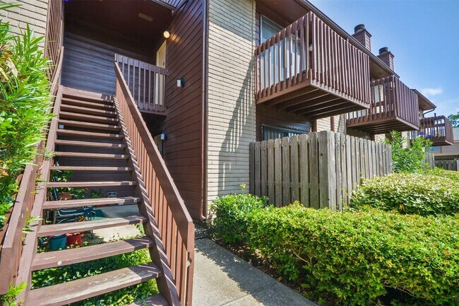 12905 Woodforest Blvd, Unit 608 in Houston, TX - Building Photo - Building Photo