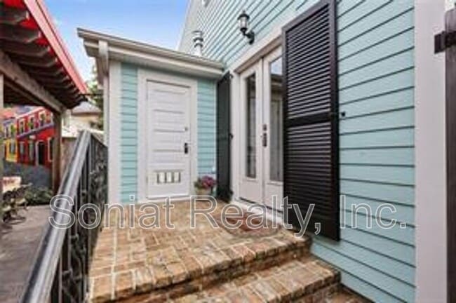 1026 Arabella St in New Orleans, LA - Building Photo - Building Photo