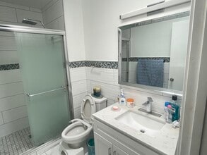 4708 McNeese Ct in Sacramento, CA - Foto de edificio - Building Photo