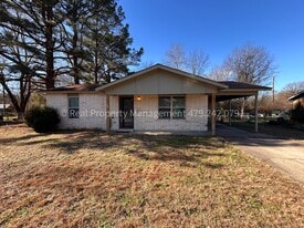 95 Neal St in Greenwood, AR - Building Photo