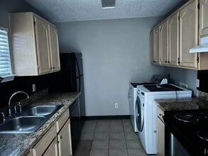 1206 International Blvd in Laredo, TX - Building Photo - Building Photo