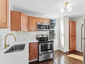 513 Broad St in Beverly, NJ - Building Photo