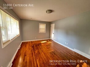 11800 Criterion Ave in St. Louis, MO - Building Photo - Building Photo