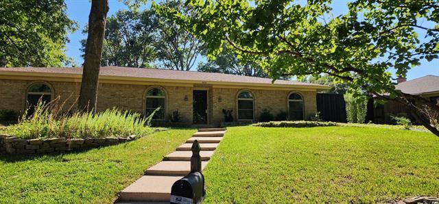 property at 3408 Greenbriar Ln