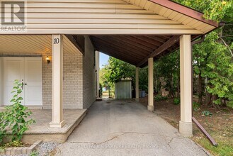 10 Rochelle Crescent in Toronto, ON - Building Photo - Building Photo