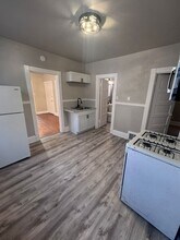 1824 N Warren Ave in Milwaukee, WI - Building Photo - Building Photo