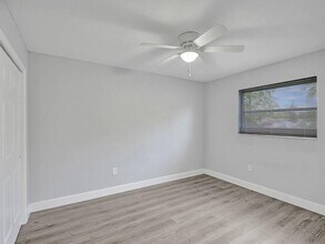 8113 NW 92nd Terrace in Tamarac, FL - Building Photo - Building Photo