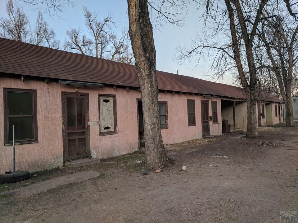 1100 Pine Ave in Rocky Ford, CO - Building Photo