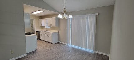 118 Crystal Brk in Griffin, GA - Foto de edificio - Building Photo