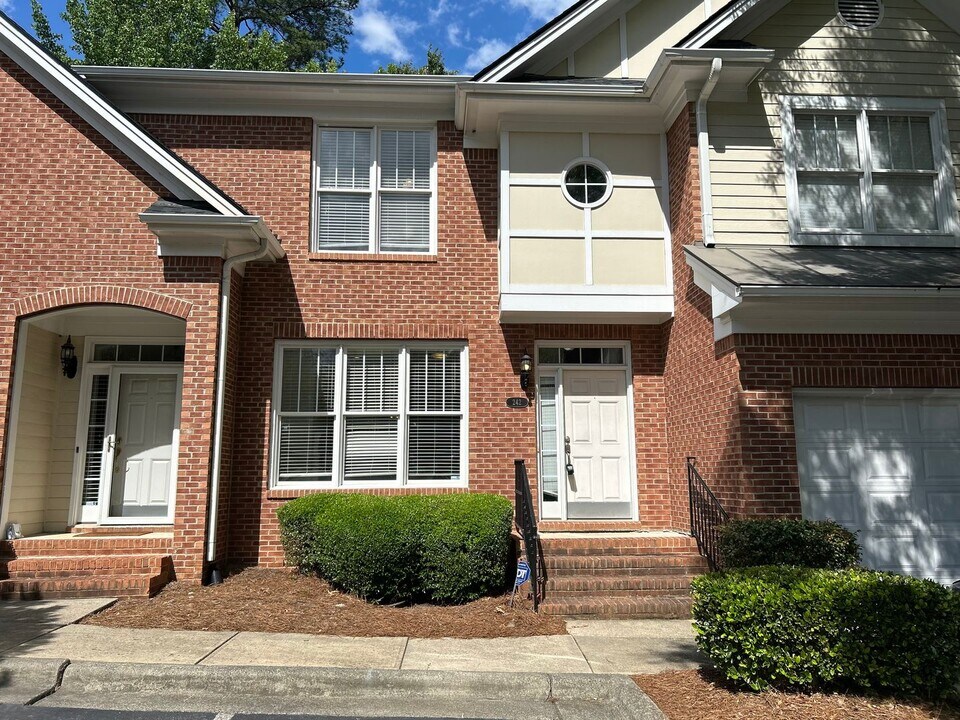 242 Ashton Hall Ln in Raleigh, NC - Building Photo
