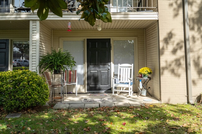 Spring Creek Gardens in Chattanooga, TN - Building Photo - Building Photo