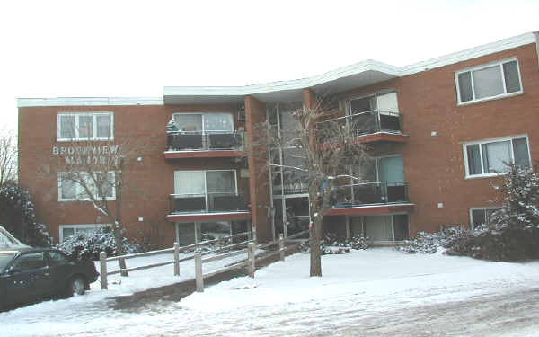 Brookview Manor in Maplewood, MN - Foto de edificio - Building Photo