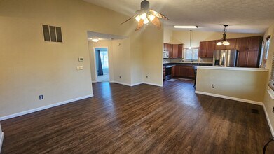 560 Little Creek Dr in Lebanon, OH - Building Photo - Building Photo