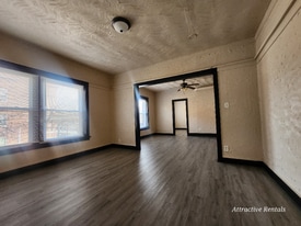 5400 W Madison St in Chicago, IL - Building Photo