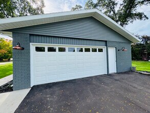 5800 Ponderosa Dr in Stevensville, MI - Building Photo - Building Photo