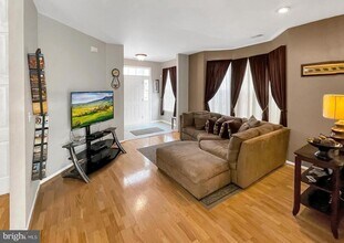 62 Shelley Cir in East Windsor, NJ - Building Photo - Building Photo