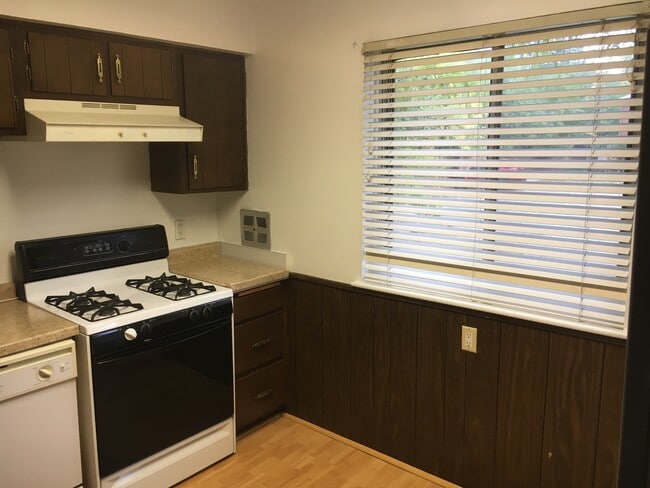 29156 Tessmer Ct in Madison Heights, MI - Foto de edificio - Building Photo