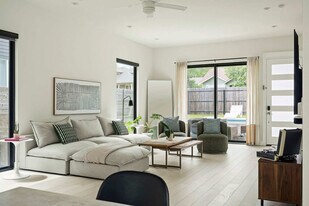 1905 E 16th St in Austin, TX - Building Photo