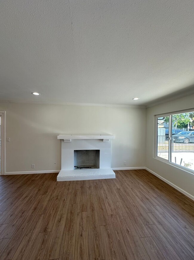 1823 E Coral Ave in Orange, CA - Building Photo - Building Photo