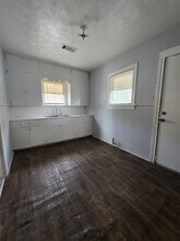 600 E Defee Ave in Baytown, TX - Building Photo - Building Photo