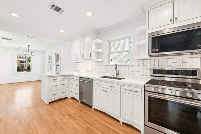 property at 1222 Waverly St