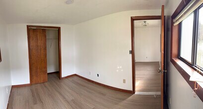 389 Main St, Unit Apt 1 in Phoenix, NY - Building Photo - Building Photo