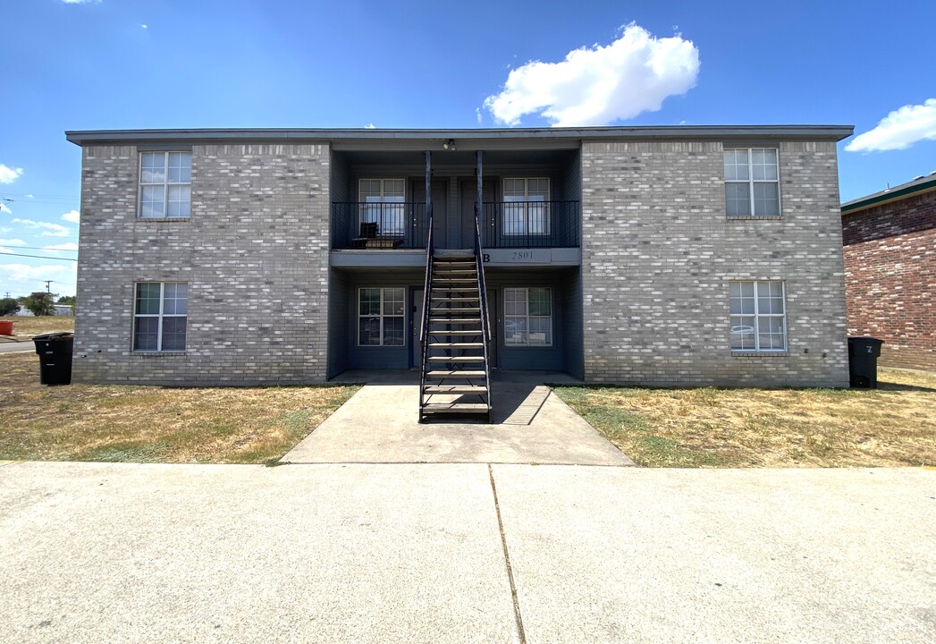 2801 Cantabrian Dr, Unit D in Killeen, TX - Foto de edificio