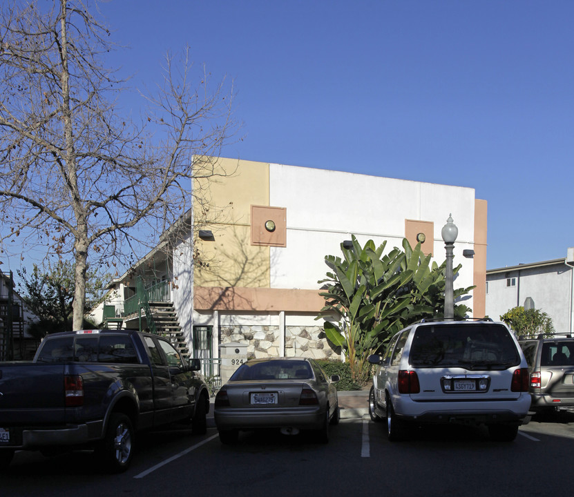 Minnie Street Apartments in Santa Ana, CA - Building Photo