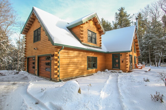 320 Lakeshore Dr in Sandisfield, MA - Building Photo - Building Photo