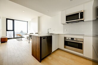 1200 Jeanne-Mance Rue in Montréal, QC - Building Photo - Building Photo