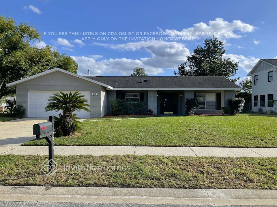 1411 Prince Philip Dr in Casselberry, FL - Foto de edificio