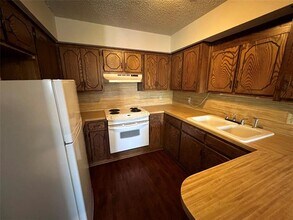 411 W Pelton St in Sherman, TX - Building Photo - Building Photo