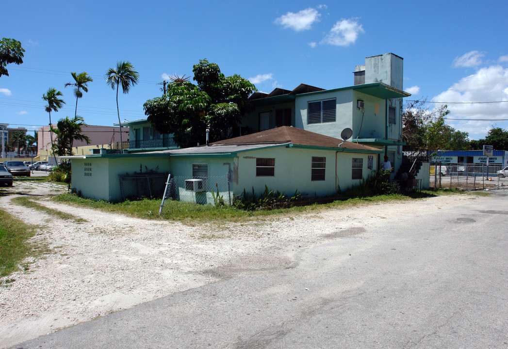 627 NE 83rd Ter in Miami, FL - Building Photo